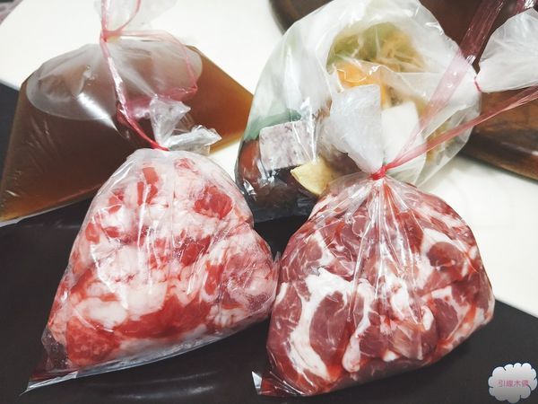 [嘉義食記]瀧厚鍋物│環遊世界的和牛，為你滿盛手臂寬直徑肉盤，敬瘋狂的餐桌風景。蛤蜊爆爆鍋引燃海洋。獨特厚切手法平價高級肉。50盎司大胃王挑戰。