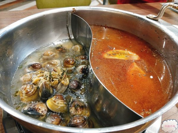 [嘉義食記]瀧厚鍋物│環遊世界的和牛，為你滿盛手臂寬直徑肉盤，敬瘋狂的餐桌風景。蛤蜊爆爆鍋引燃海洋。獨特厚切手法平價高級肉。50盎司大胃王挑戰。