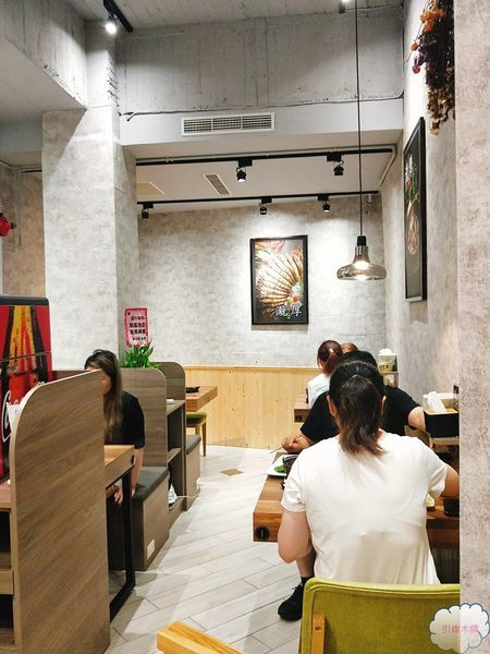 [嘉義食記]瀧厚鍋物│環遊世界的和牛，為你滿盛手臂寬直徑肉盤，敬瘋狂的餐桌風景。蛤蜊爆爆鍋引燃海洋。獨特厚切手法平價高級肉。50盎司大胃王挑戰。