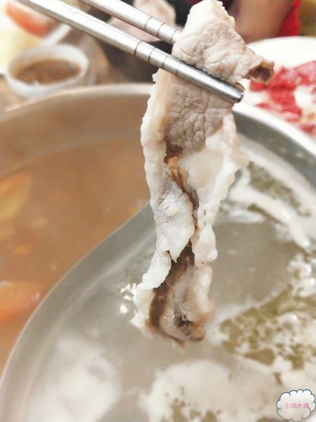 [嘉義食記]瀧厚鍋物│環遊世界的和牛，為你滿盛手臂寬直徑肉盤，敬瘋狂的餐桌風景。蛤蜊爆爆鍋引燃海洋。獨特厚切手法平價高級肉。50盎司大胃王挑戰。