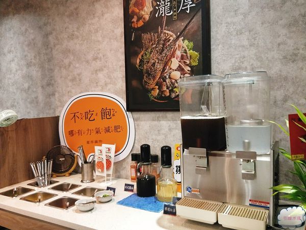 [嘉義食記]瀧厚鍋物│環遊世界的和牛，為你滿盛手臂寬直徑肉盤，敬瘋狂的餐桌風景。蛤蜊爆爆鍋引燃海洋。獨特厚切手法平價高級肉。50盎司大胃王挑戰。