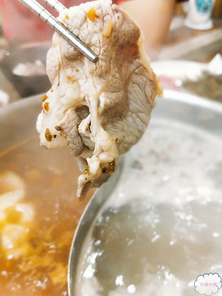 [嘉義食記]瀧厚鍋物│環遊世界的和牛，為你滿盛手臂寬直徑肉盤，敬瘋狂的餐桌風景。蛤蜊爆爆鍋引燃海洋。獨特厚切手法平價高級肉。50盎司大胃王挑戰。