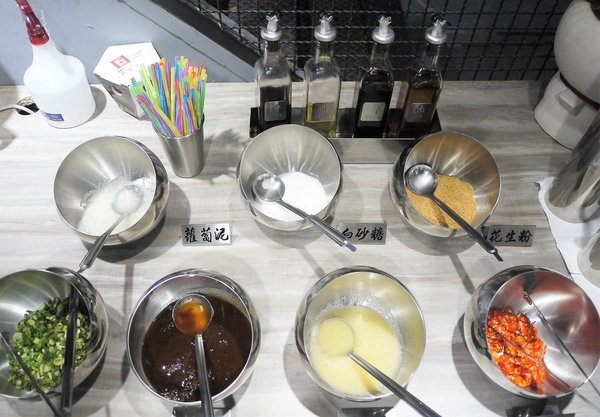 嘴秋鍋物：【三重火鍋】嘴秋鍋物 多種新鮮肉品 / 海鮮可選擇．選擇多元且超平價