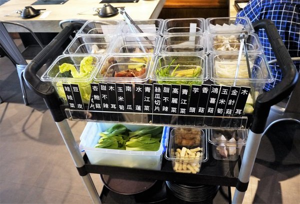 嘴秋鍋物：【三重火鍋】嘴秋鍋物 多種新鮮肉品 / 海鮮可選擇．選擇多元且超平價