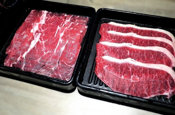 嘴秋鍋物：【三重火鍋】嘴秋鍋物 多種新鮮肉品 / 海鮮可選擇．選擇多元且超平價