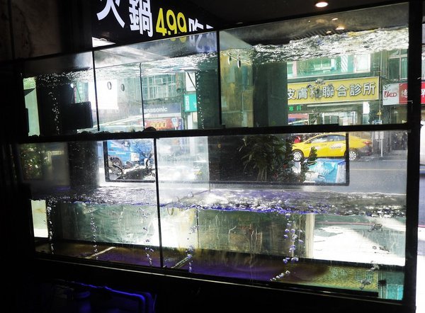 嘴秋鍋物：【三重火鍋】嘴秋鍋物 多種新鮮肉品 / 海鮮可選擇．選擇多元且超平價