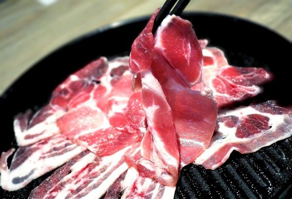 嘴秋鍋物：【三重火鍋】嘴秋鍋物 多種新鮮肉品 / 海鮮可選擇．選擇多元且超平價