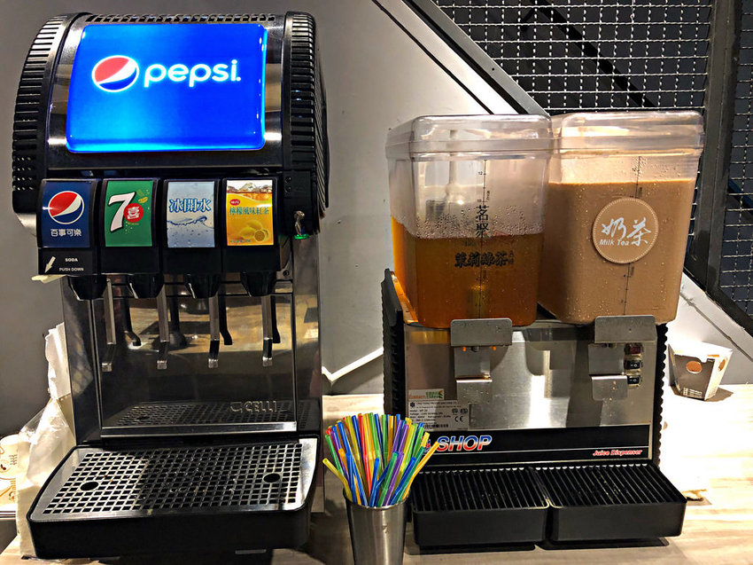 【台北橋站】三重正義北路上新開幕鍋物 • 海陸鍋物選擇 • 全面499吃到飽 • 肉品、海鮮、啤酒、飲品、冰淇淋任選─嘴秋鍋物