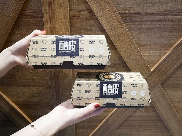 酷皮脆燒肉潛艇堡:酷皮脆燒肉潛艇堡-台中一中新興小吃 特色輕食份量大 原料用心且品質高 各口味都讓人喜歡