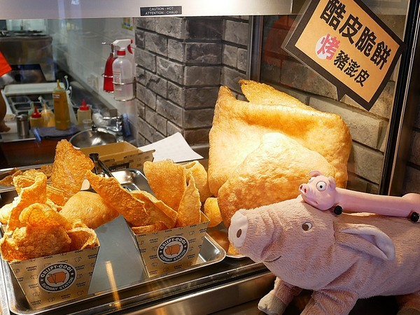 酷皮脆燒肉潛艇堡:酷皮脆燒肉潛艇堡-台中一中新興小吃 特色輕食份量大 原料用心且品質高 各口味都讓人喜歡