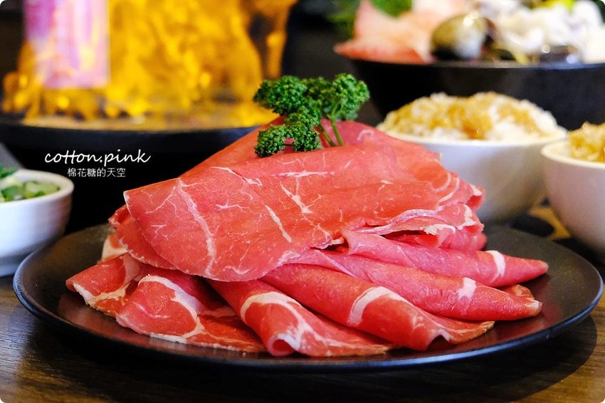 台中沙鹿火鍋推薦-尚石苑，熊熊火焰燃燒鍋vs濃濃牛奶起司鍋～好難選啊！