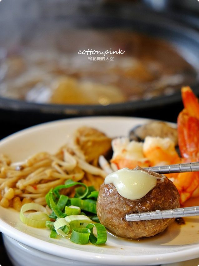 台中沙鹿火鍋推薦-尚石苑，熊熊火焰燃燒鍋vs濃濃牛奶起司鍋～好難選啊！