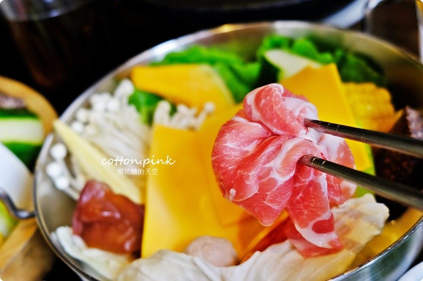 台中沙鹿火鍋推薦-尚石苑，熊熊火焰燃燒鍋vs濃濃牛奶起司鍋～好難選啊！