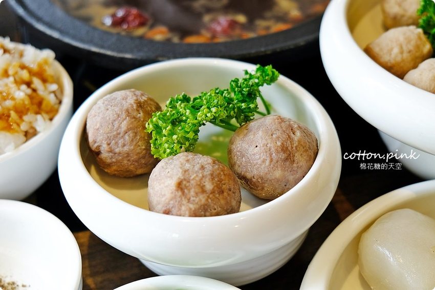 台中沙鹿火鍋推薦-尚石苑，熊熊火焰燃燒鍋vs濃濃牛奶起司鍋～好難選啊！