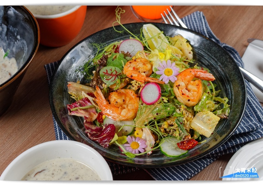 回味70~90年代西洋音樂現場演唱！Rocket Music 音樂火箭餐廳,超強美聲x美食x美酒都在這,台北松江路美食,忠孝新生站美食, - 大胃米粒 DAVID & MILLY