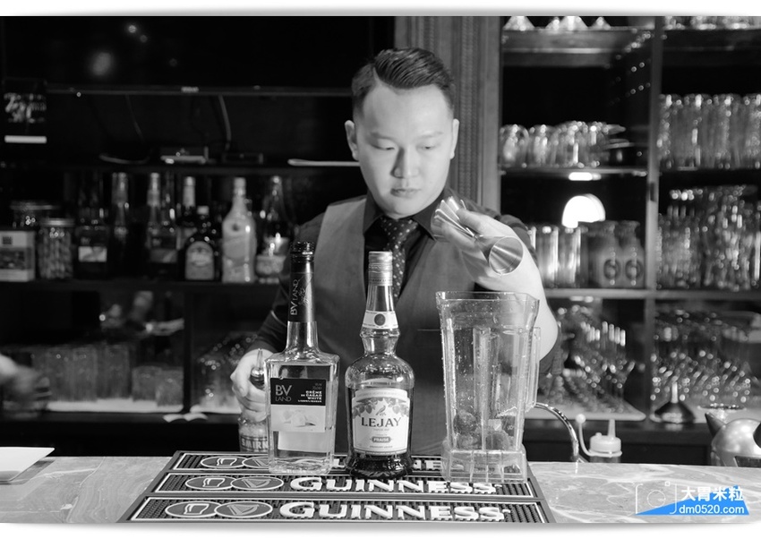 回味70~90年代西洋音樂現場演唱！Rocket Music 音樂火箭餐廳,超強美聲x美食x美酒都在這,台北松江路美食,忠孝新生站美食, - 大胃米粒 DAVID & MILLY