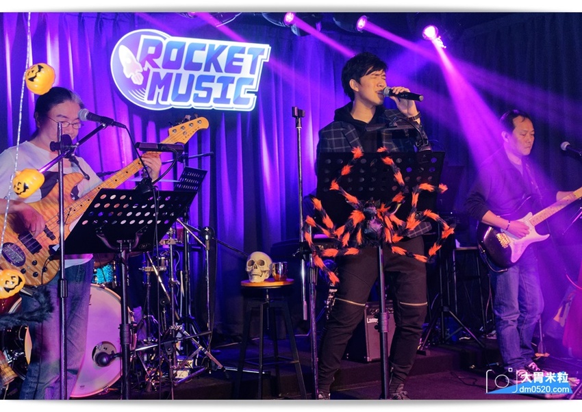 回味70~90年代西洋音樂現場演唱！Rocket Music 音樂火箭餐廳,超強美聲x美食x美酒都在這,台北松江路美食,忠孝新生站美食, - 大胃米粒 DAVID & MILLY