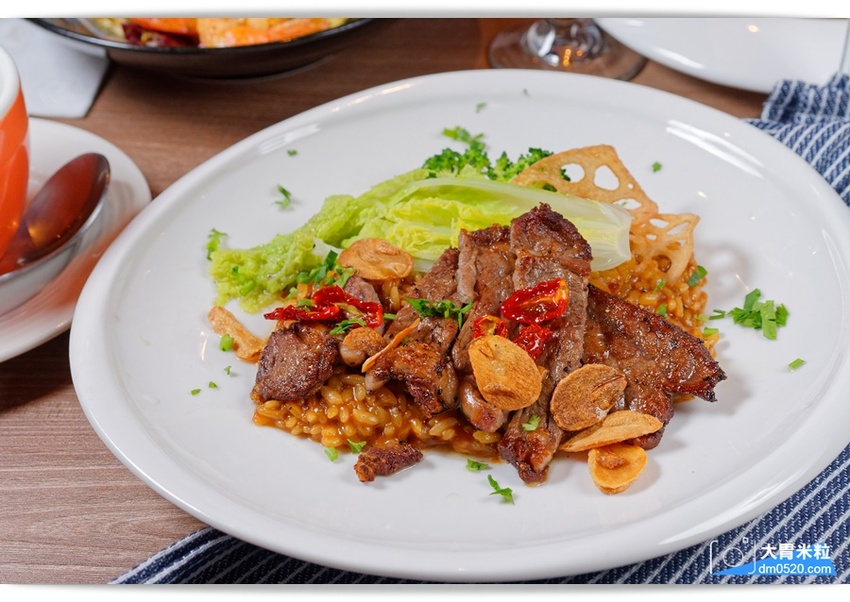 回味70~90年代西洋音樂現場演唱！Rocket Music 音樂火箭餐廳,超強美聲x美食x美酒都在這,台北松江路美食,忠孝新生站美食, - 大胃米粒 DAVID & MILLY