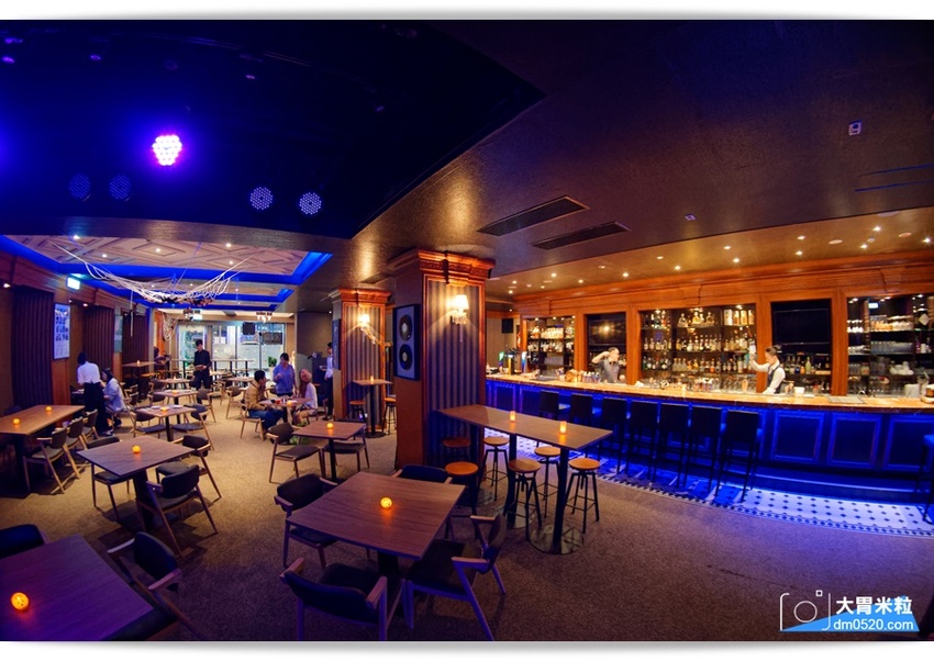 回味70~90年代西洋音樂現場演唱！Rocket Music 音樂火箭餐廳,超強美聲x美食x美酒都在這,台北松江路美食,忠孝新生站美食, - 大胃米粒 DAVID & MILLY