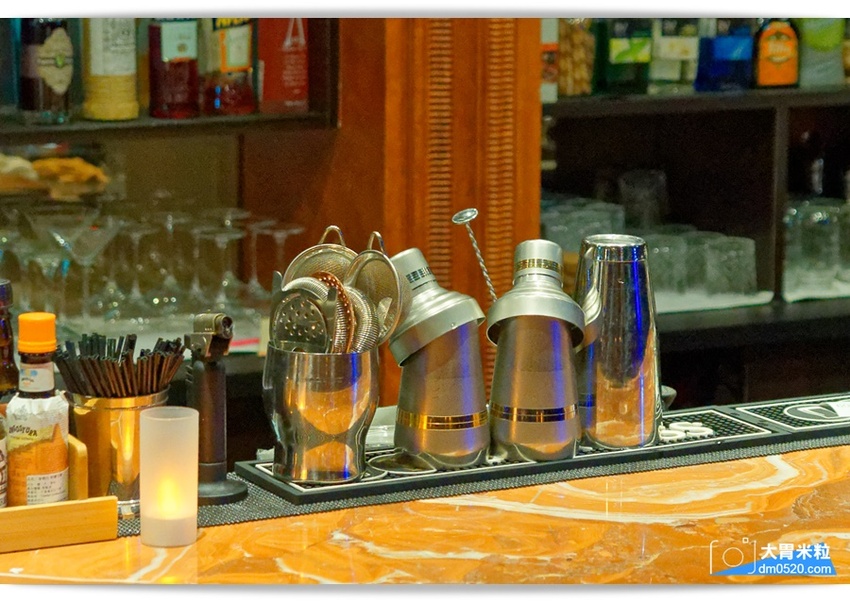 回味70~90年代西洋音樂現場演唱！Rocket Music 音樂火箭餐廳,超強美聲x美食x美酒都在這,台北松江路美食,忠孝新生站美食, - 大胃米粒 DAVID & MILLY