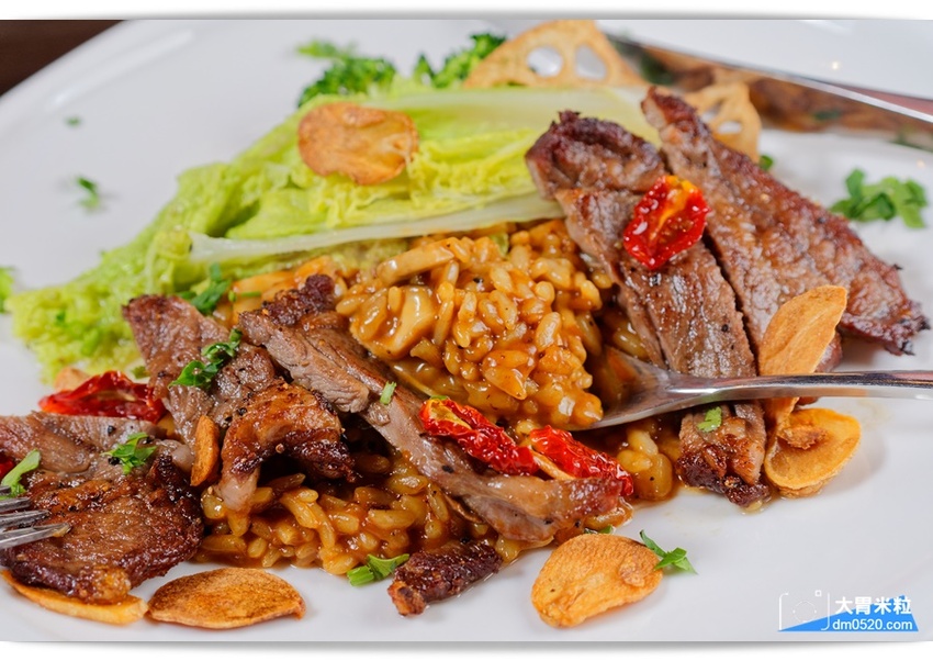 回味70~90年代西洋音樂現場演唱！Rocket Music 音樂火箭餐廳,超強美聲x美食x美酒都在這,台北松江路美食,忠孝新生站美食, - 大胃米粒 DAVID & MILLY