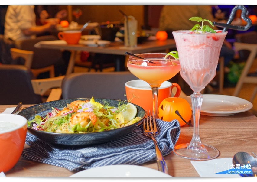 回味70~90年代西洋音樂現場演唱！Rocket Music 音樂火箭餐廳,超強美聲x美食x美酒都在這,台北松江路美食,忠孝新生站美食, - 大胃米粒 DAVID & MILLY