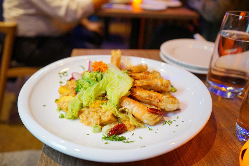 台北｜Rocket Music 火箭音樂餐廳 音樂．饗食．美酒 現場Live Band Show - 奇奇一起玩樂趣