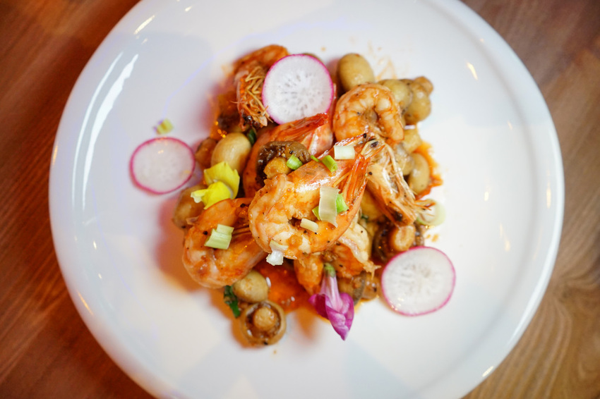 台北｜Rocket Music 火箭音樂餐廳 音樂．饗食．美酒 現場Live Band Show - 奇奇一起玩樂趣