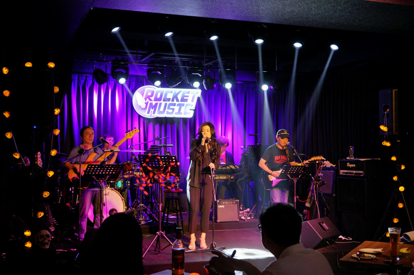 台北｜Rocket Music 火箭音樂餐廳 音樂．饗食．美酒 現場Live Band Show - 奇奇一起玩樂趣