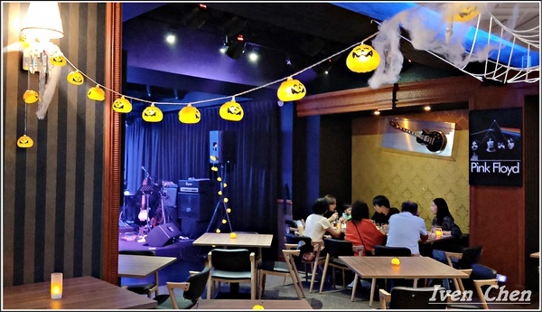 Rocket Music：《北市中山區音樂餐廳》愛吃鬼趴趴走之Rocket Music Night/浪漫情懷心靈饗樂/品嚐異國經典料理/徵燻在小酌的調酒/享受歌手現場感性的演唱-『Rocket Music音樂火箭餐廳』