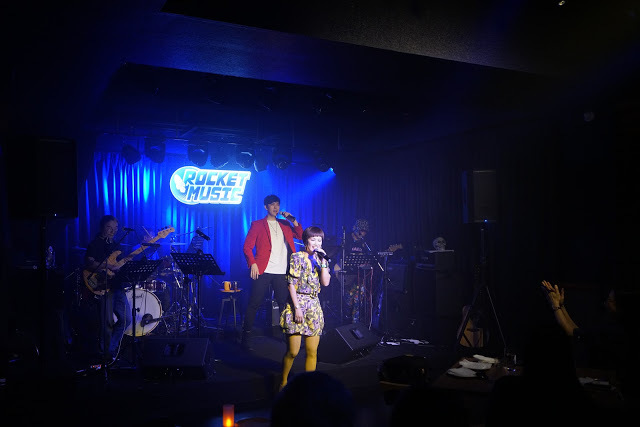 [食記] Rocket Music 音樂火箭餐廳。Live Band現場演唱、時尚餐酒館。適合浪漫求婚、生日聚餐、春酒尾牙包場!