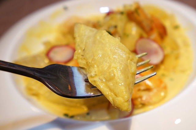 [食記] Rocket Music 音樂火箭餐廳。Live Band現場演唱、時尚餐酒館。適合浪漫求婚、生日聚餐、春酒尾牙包場!