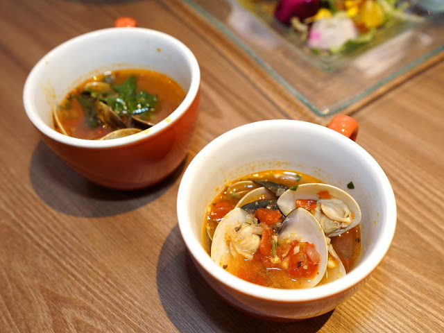 [食記] Rocket Music 音樂火箭餐廳。Live Band現場演唱、時尚餐酒館。適合浪漫求婚、生日聚餐、春酒尾牙包場!