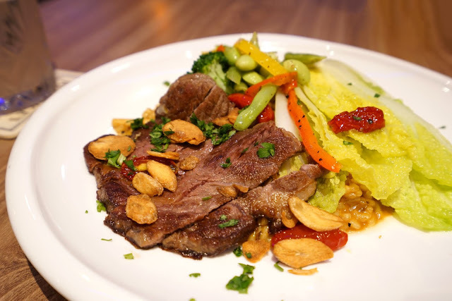 [食記] Rocket Music 音樂火箭餐廳。Live Band現場演唱、時尚餐酒館。適合浪漫求婚、生日聚餐、春酒尾牙包場!