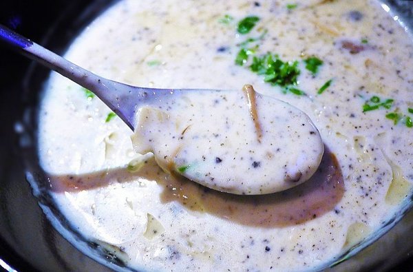 Rocket Music：音樂｜美酒　Rocket Music音樂火箭餐廳 好好放鬆小酌一番．美妙歌聲/重溫舊時光的美好