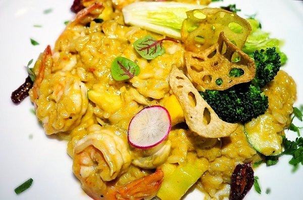 Rocket Music：音樂｜美酒　Rocket Music音樂火箭餐廳 好好放鬆小酌一番．美妙歌聲/重溫舊時光的美好