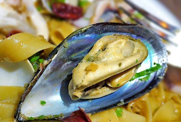 Rocket Music：音樂｜美酒　Rocket Music音樂火箭餐廳 好好放鬆小酌一番．美妙歌聲/重溫舊時光的美好