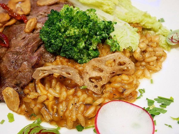 Rocket Music:Rocket Music-台北中山區音樂餐廳 演奏揭開屬於夜晚的序幕 提供僅次於家的第二個舒適空間