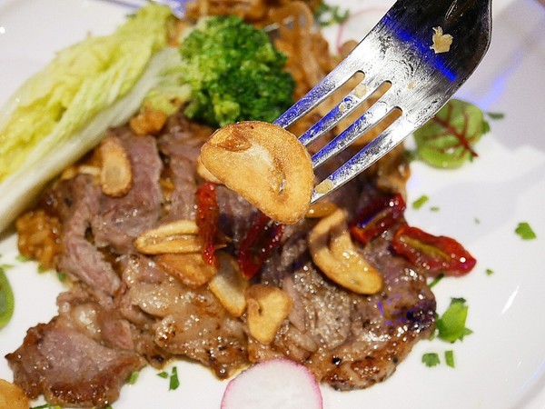 Rocket Music:Rocket Music-台北中山區音樂餐廳 演奏揭開屬於夜晚的序幕 提供僅次於家的第二個舒適空間