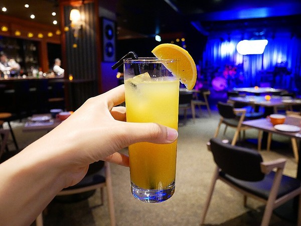 Rocket Music:Rocket Music-台北中山區音樂餐廳 演奏揭開屬於夜晚的序幕 提供僅次於家的第二個舒適空間