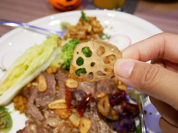 Rocket Music:Rocket Music-台北中山區音樂餐廳 演奏揭開屬於夜晚的序幕 提供僅次於家的第二個舒適空間