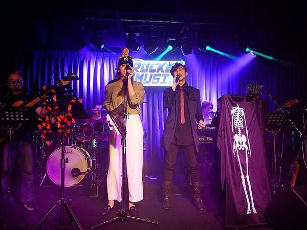 Rocket Music:Rocket Music-台北中山區音樂餐廳 演奏揭開屬於夜晚的序幕 提供僅次於家的第二個舒適空間