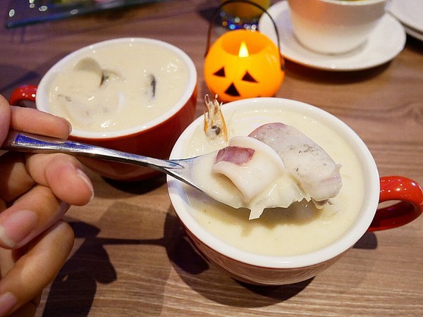 Rocket Music:Rocket Music-台北中山區音樂餐廳 演奏揭開屬於夜晚的序幕 提供僅次於家的第二個舒適空間