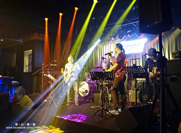 Rocket Music：捷運忠孝新生站 Rocket Music 音樂火箭餐廳 恣意悠閒享受美食及搖擺的音樂夜！ (內有現場LIVE影片)