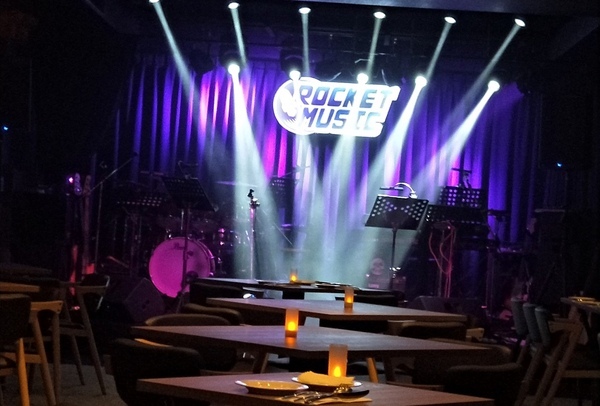 Rocket Music：捷運忠孝新生站 Rocket Music 音樂火箭餐廳 恣意悠閒享受美食及搖擺的音樂夜！ (內有現場LIVE影片)