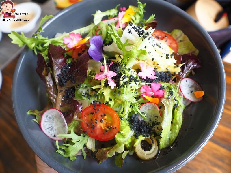 桃園平鎮美食-Amour373cafe 阿沐373-把沙灘搬進咖啡廳裡，餐點精緻好吃有用心  (邀約) @民宿女王芽月-美食.旅遊.全台趴趴走