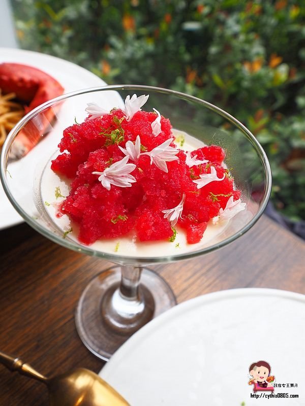 桃園平鎮美食-Amour373cafe 阿沐373-把沙灘搬進咖啡廳裡，餐點精緻好吃有用心  (邀約) @民宿女王芽月-美食.旅遊.全台趴趴走