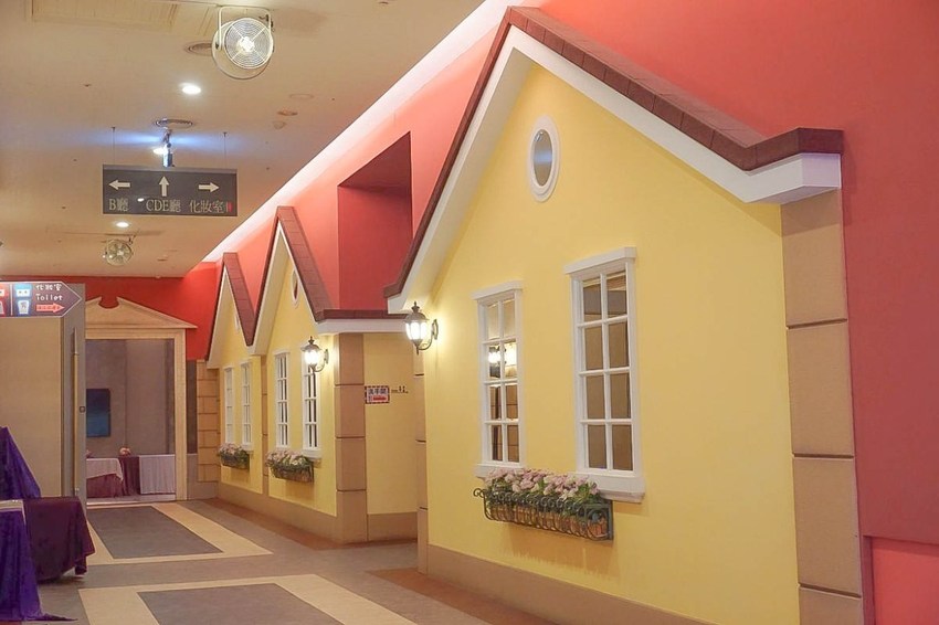 桃園新景點|Amour373(阿沐373)超好拍!德式街拍雜誌風、旋轉木馬、巨大鑽石、花瓣盪鞦韆,進入歐風小鎮拍個過癮!詳細菜單、備有停車場、大眾運輸