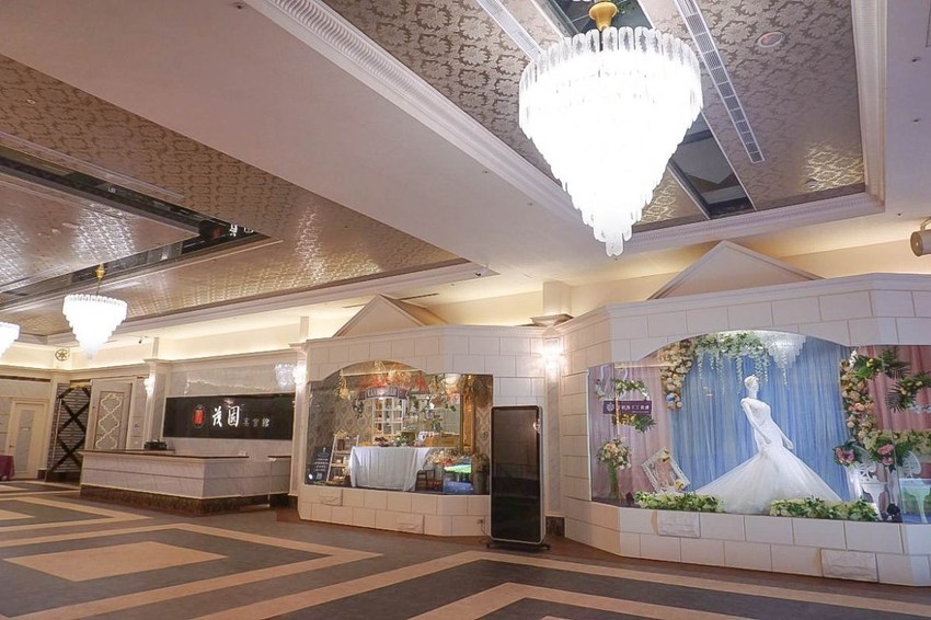 桃園新景點|Amour373(阿沐373)超好拍!德式街拍雜誌風、旋轉木馬、巨大鑽石、花瓣盪鞦韆,進入歐風小鎮拍個過癮!詳細菜單、備有停車場、大眾運輸