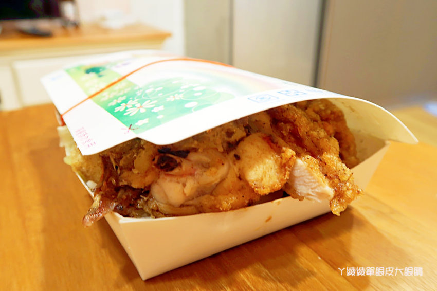 新竹便當|巧媽咪美味小吃,滿到蓋不起來的炸雞排便當!經濟便當只要35元